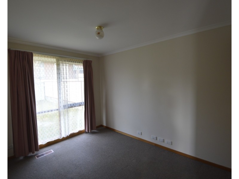 8 Thomas Mitchell Drive, Endeavour Hills VIC 3802