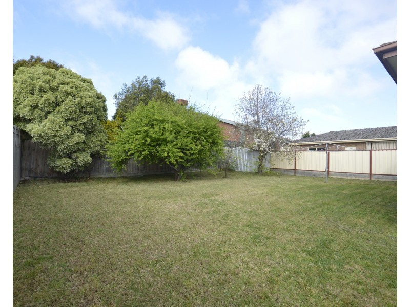 8 Thomas Mitchell Drive, Endeavour Hills VIC 3802