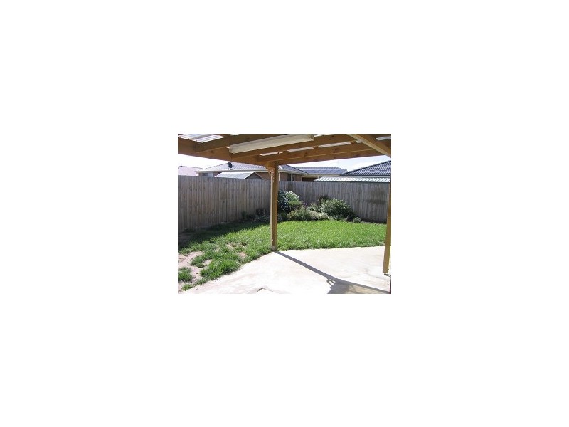 4 Blackmore Close, Pakenham VIC 3810