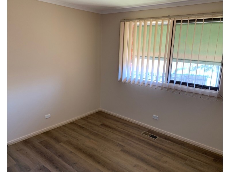 11 Peebles Street, Endeavour Hills VIC 3802