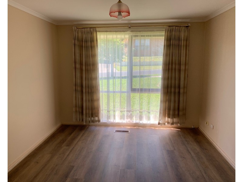 11 Peebles Street, Endeavour Hills VIC 3802