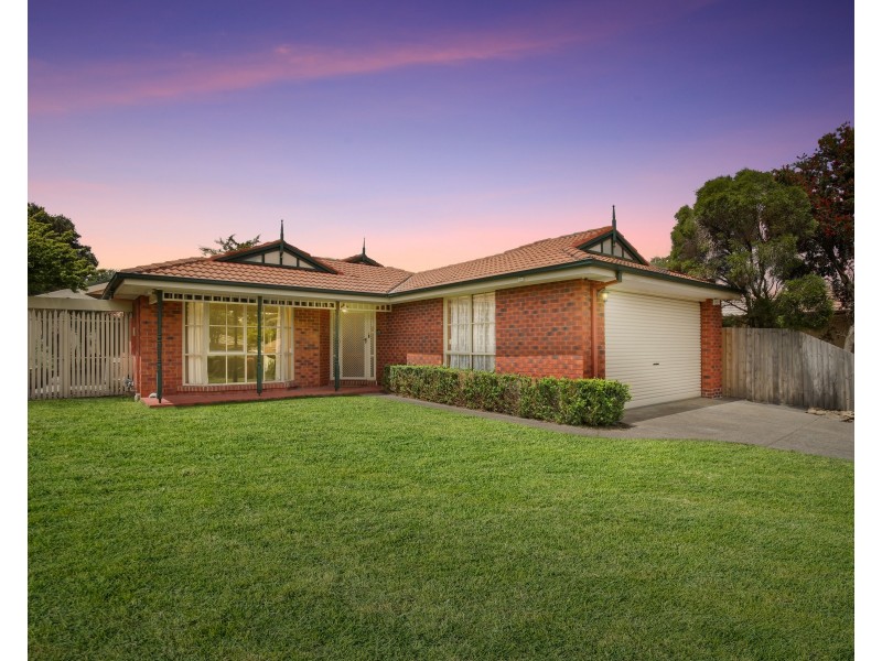 14 Lexcen Close, Berwick VIC 3806