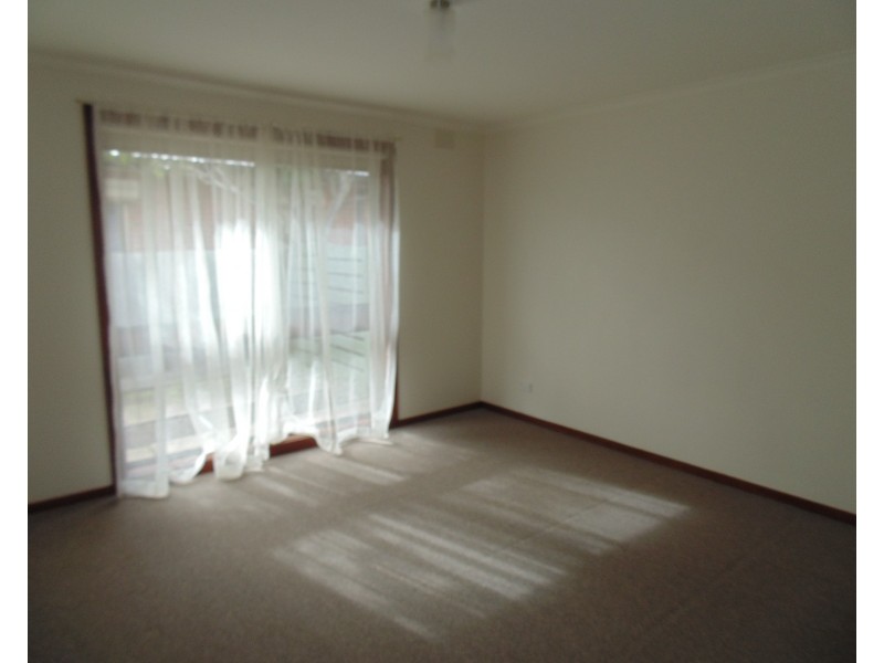 8 Ann Street, Dandenong VIC 3175