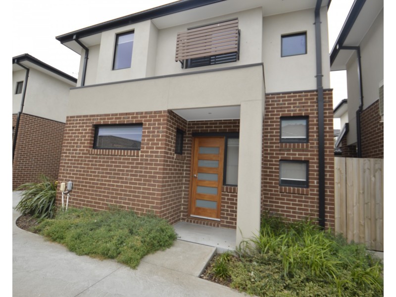 2/4 Canberra Avenue, Dandenong VIC 3175