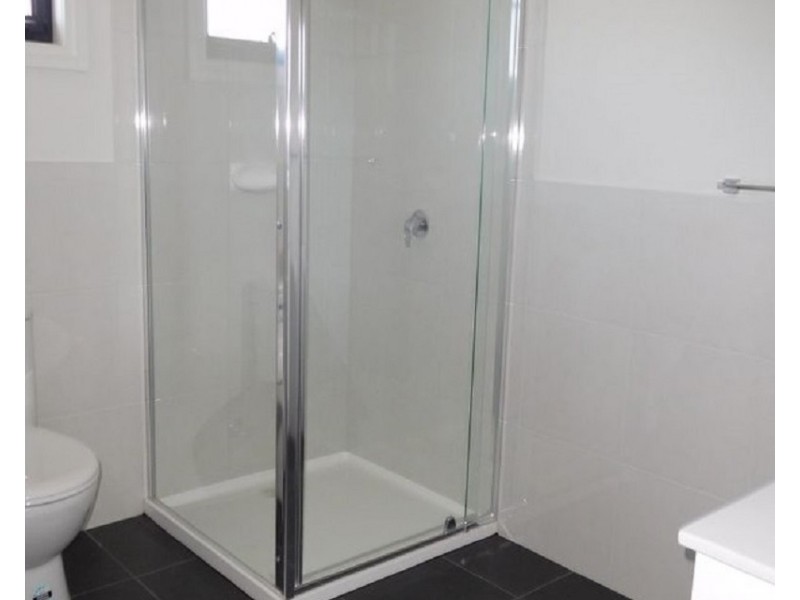 2/4 Canberra Avenue, Dandenong VIC 3175