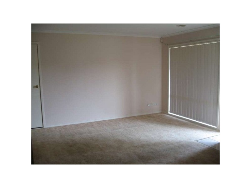 15 The Eyrie, Hampton Park VIC 3976