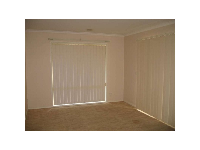 15 The Eyrie, Hampton Park VIC 3976