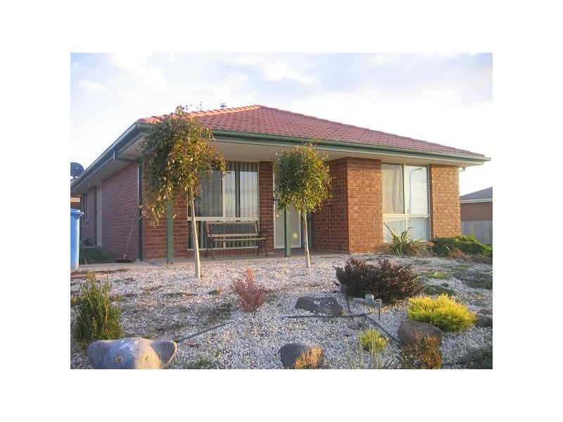 29 Genoa Way, Cranbourne VIC 3977