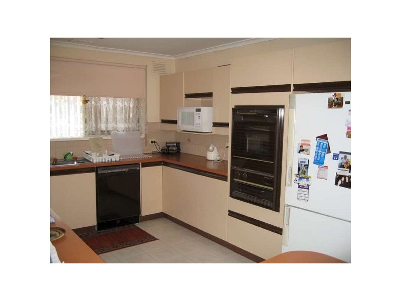 32 Springvalley Crescent, Keysborough VIC 3173