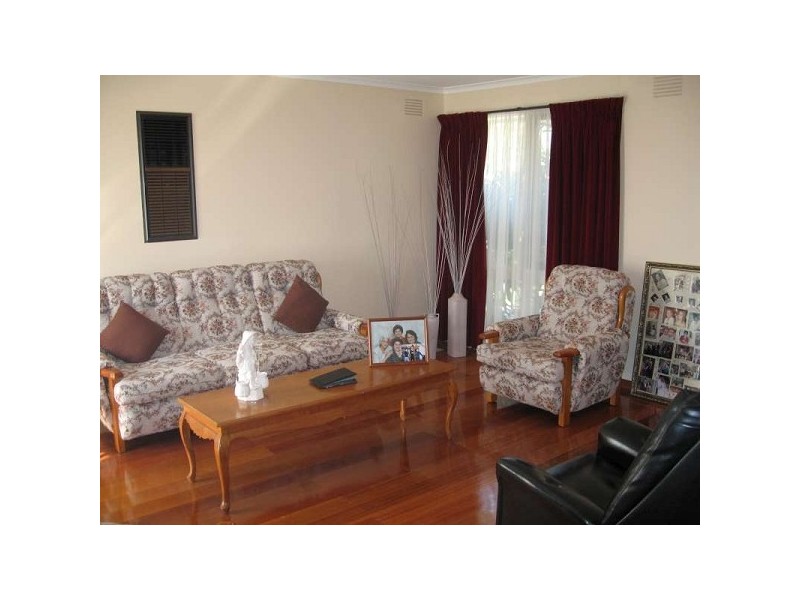 32 Springvalley Crescent, Keysborough VIC 3173