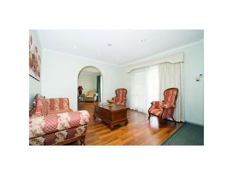 1 Nioka Court, Endeavour Hills VIC 3802