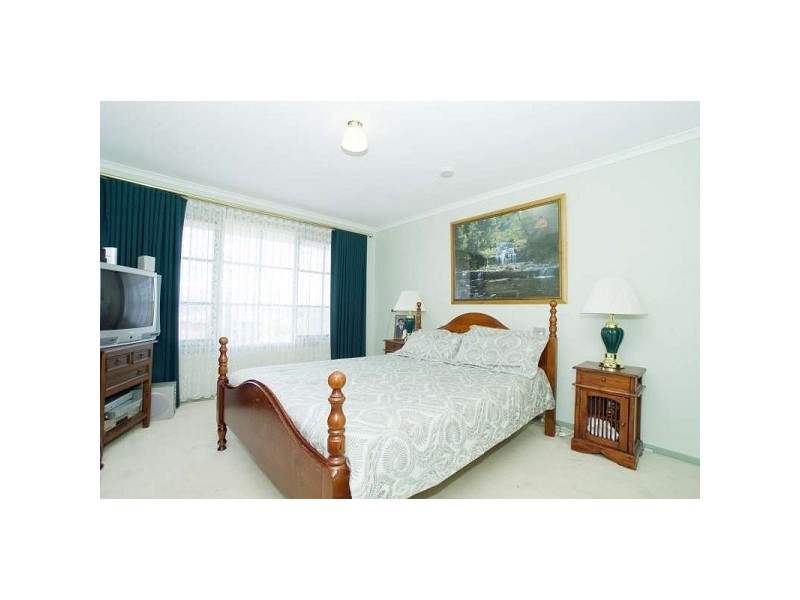 1 Nioka Court, Endeavour Hills VIC 3802