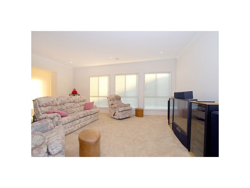 8/36 Pepperbush Crescent, Langwarrin VIC 3910