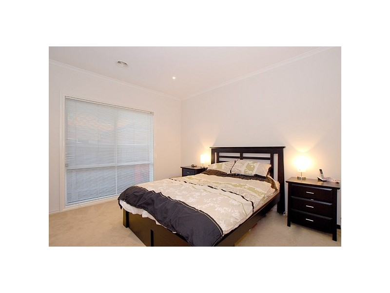 8/36 Pepperbush Crescent, Langwarrin VIC 3910