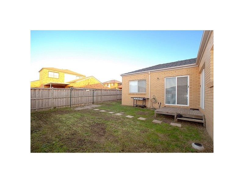 8/36 Pepperbush Crescent, Langwarrin VIC 3910