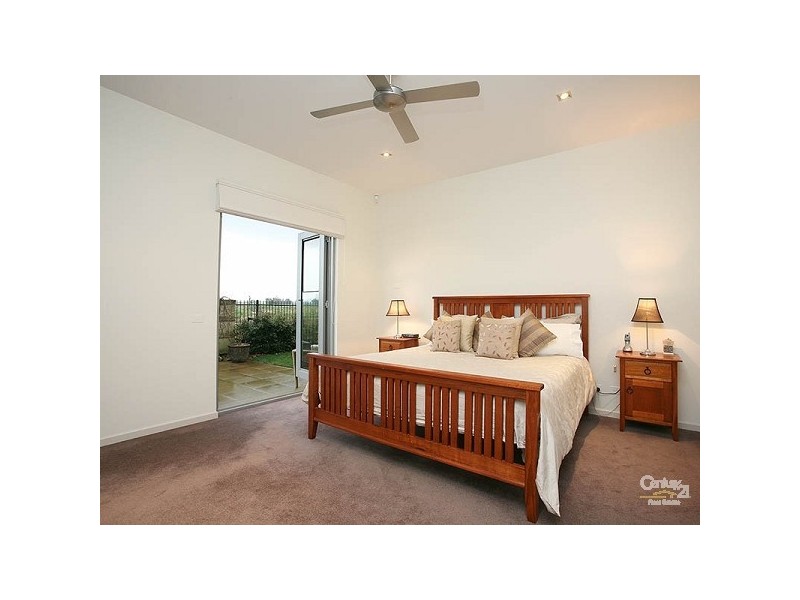 23 Feathery Grove, Sandhurst VIC 3977