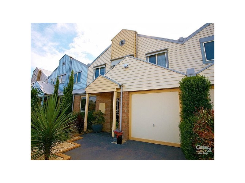 16 Tiller Lane, Patterson Lakes VIC 3197