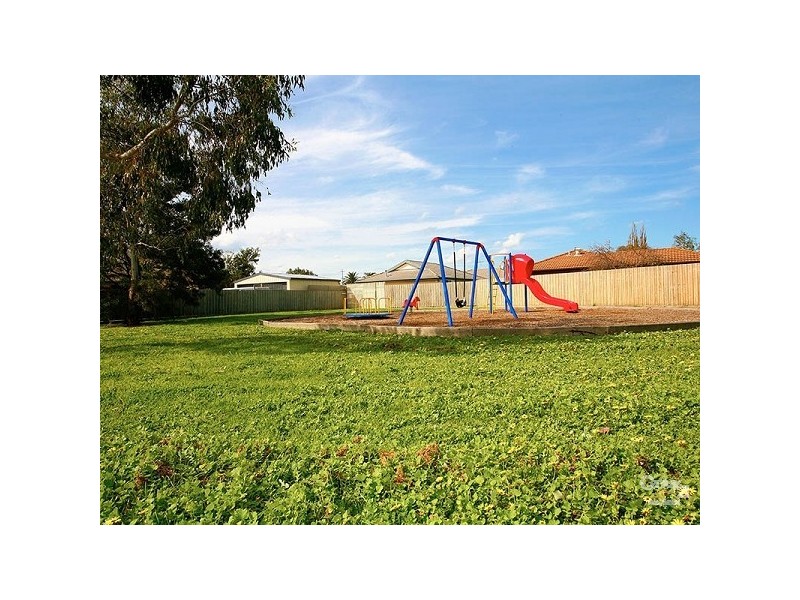 4 Adelong Court, Patterson Lakes VIC 3197