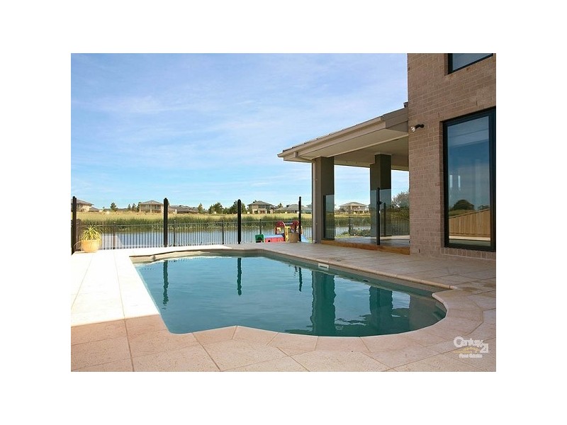 2 Parkhart Circle, Sandhurst VIC 3977