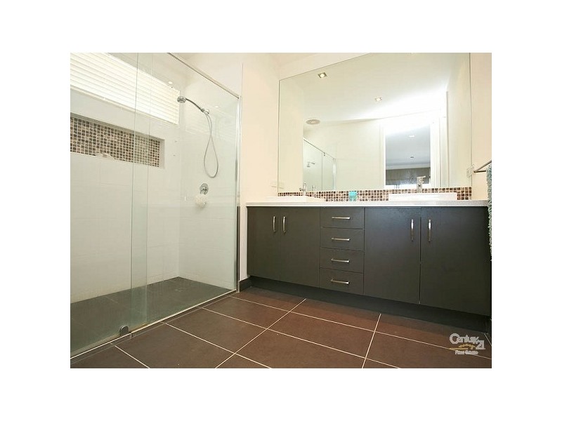 2 Parkhart Circle, Sandhurst VIC 3977