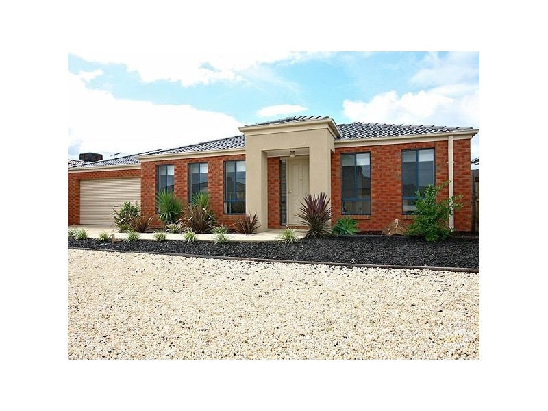 11 Esta Court, Carrum Downs VIC 3201