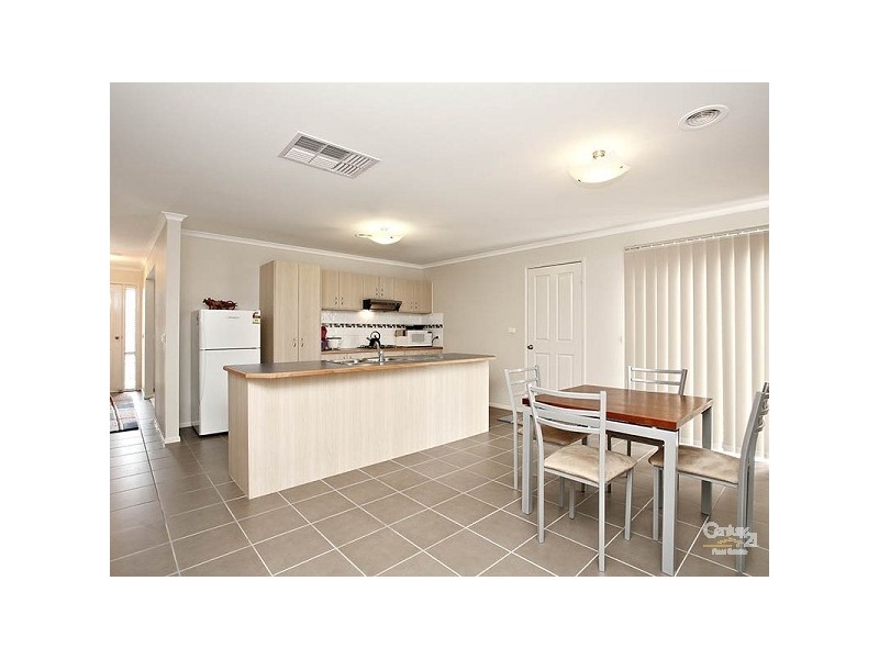 11 Esta Court, Carrum Downs VIC 3201