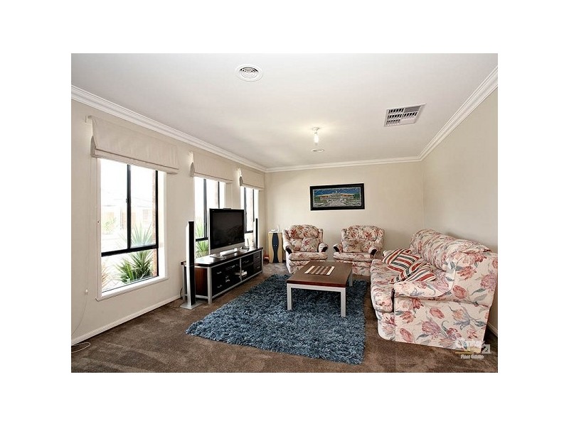 11 Esta Court, Carrum Downs VIC 3201