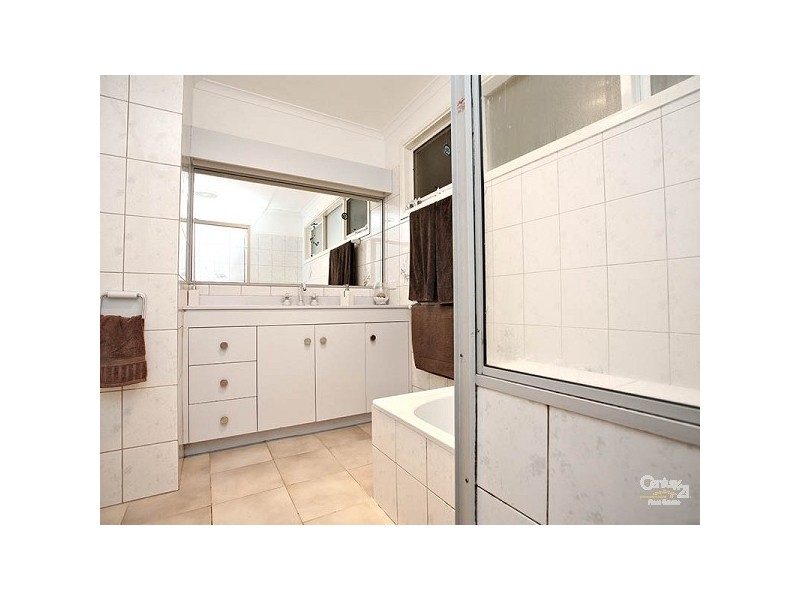 8 Terrigal Drive, Patterson Lakes VIC 3197
