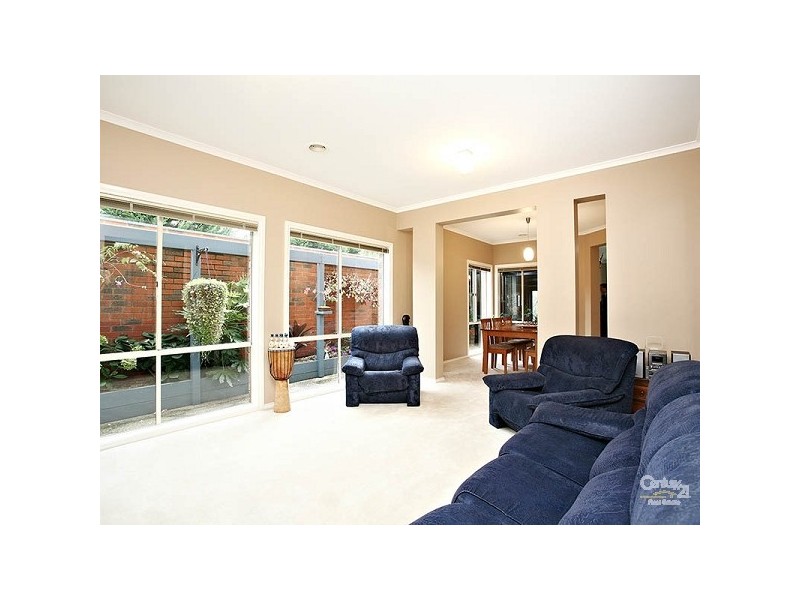 6 Capricornia Way, Aspendale Gardens VIC 3195