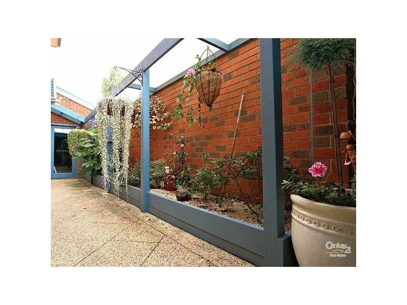 6 Capricornia Way, Aspendale Gardens VIC 3195