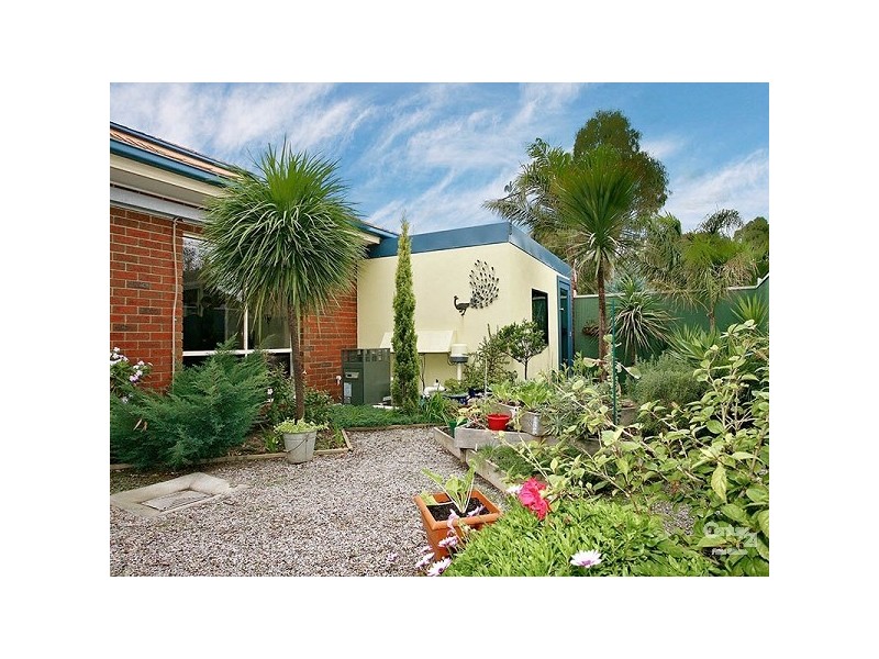 6 Capricornia Way, Aspendale Gardens VIC 3195