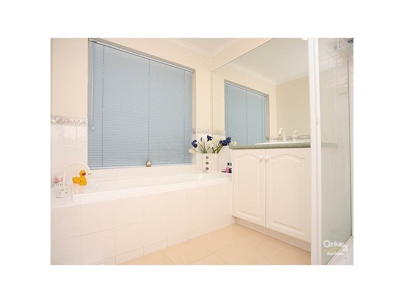 6 Capricornia Way, Aspendale Gardens VIC 3195