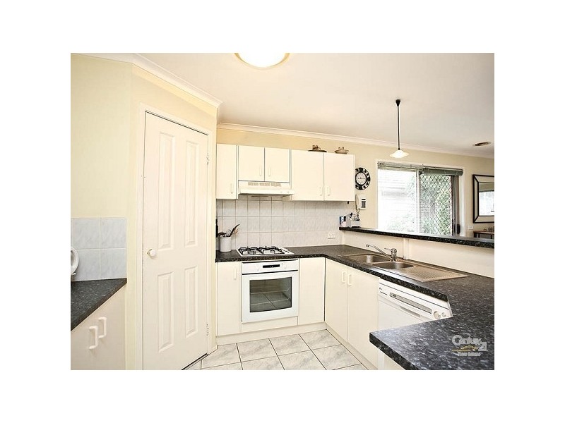 6 Erinka Crescent, Patterson Lakes VIC 3197