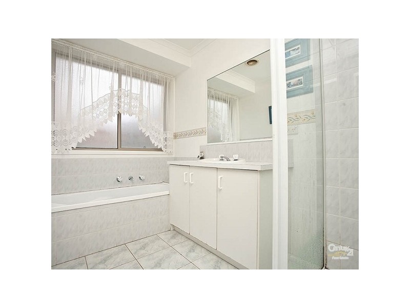 6 Erinka Crescent, Patterson Lakes VIC 3197