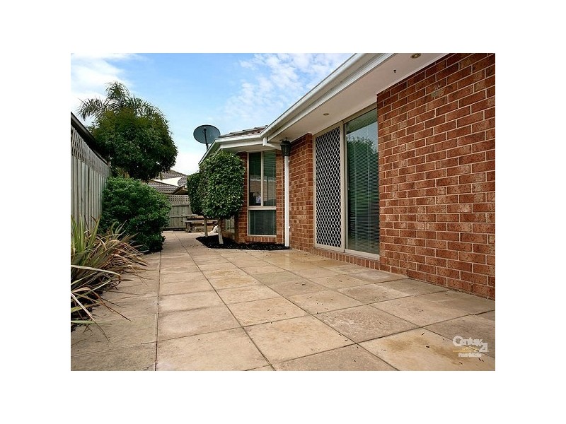 6 Erinka Crescent, Patterson Lakes VIC 3197