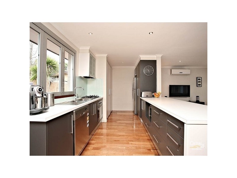 10 Frallon Crescent, Frankston VIC 3199