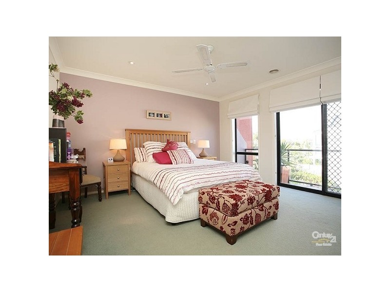 18 North Shore Drive, Patterson Lakes VIC 3197