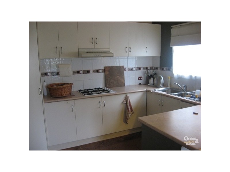 8 Rustic Dve, Bangholme VIC 3175