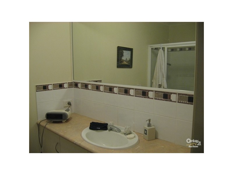 8 Rustic Dve, Bangholme VIC 3175