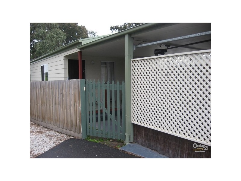 8 Rustic Dve, Bangholme VIC 3175