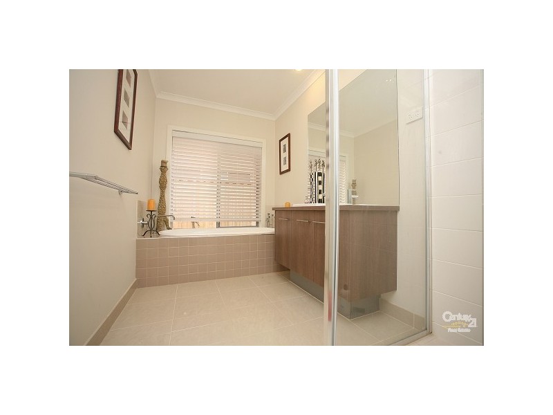 18 Quarterdeck Road, Sandhurst VIC 3977