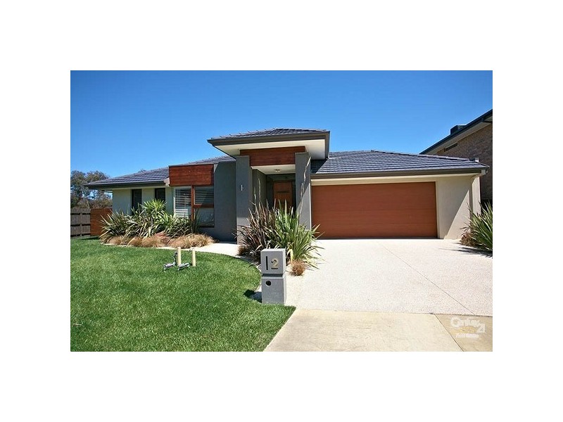 2 Bluewater Dve, Sandhurst VIC 3977