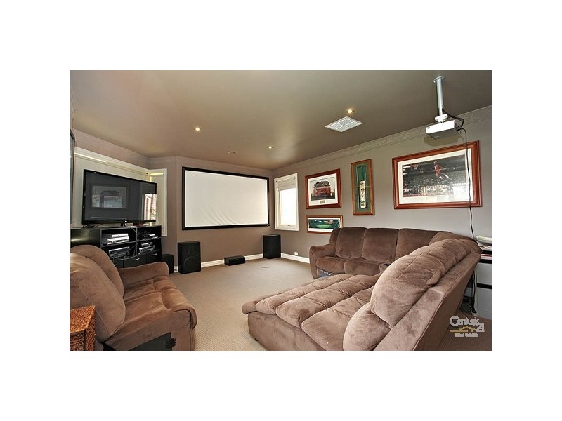 30 Harbour Dve, Patterson Lakes VIC 3197