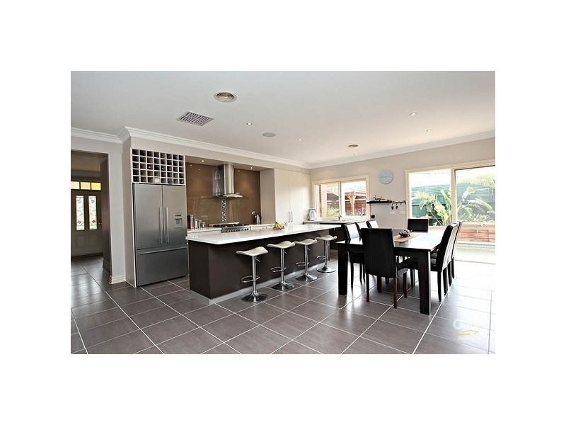 30 Harbour Dve, Patterson Lakes VIC 3197