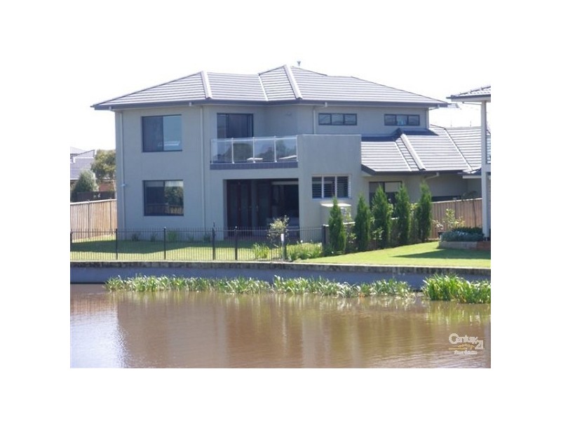 28 Lakeside Dve, Sandhurst VIC 3977
