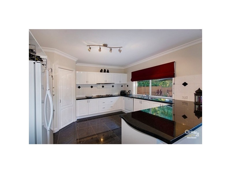 13 Commonwealth Tce, Sandhurst VIC 3977