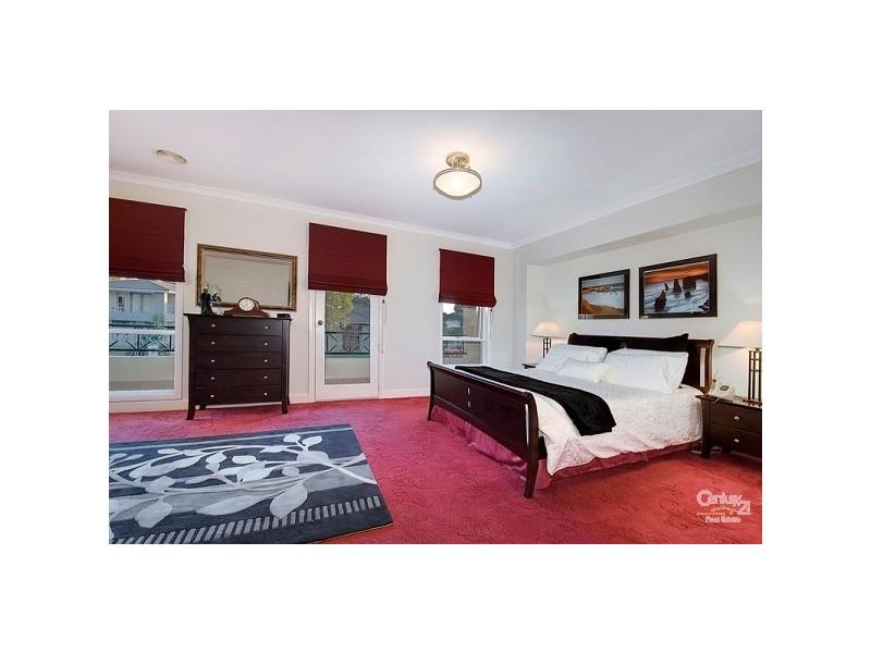 13 Commonwealth Tce, Sandhurst VIC 3977