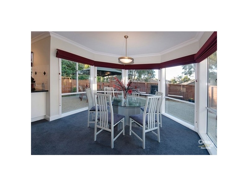 13 Commonwealth Tce, Sandhurst VIC 3977