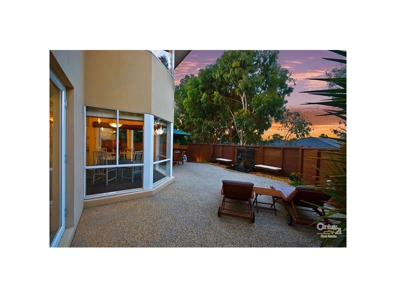 13 Commonwealth Tce, Sandhurst VIC 3977