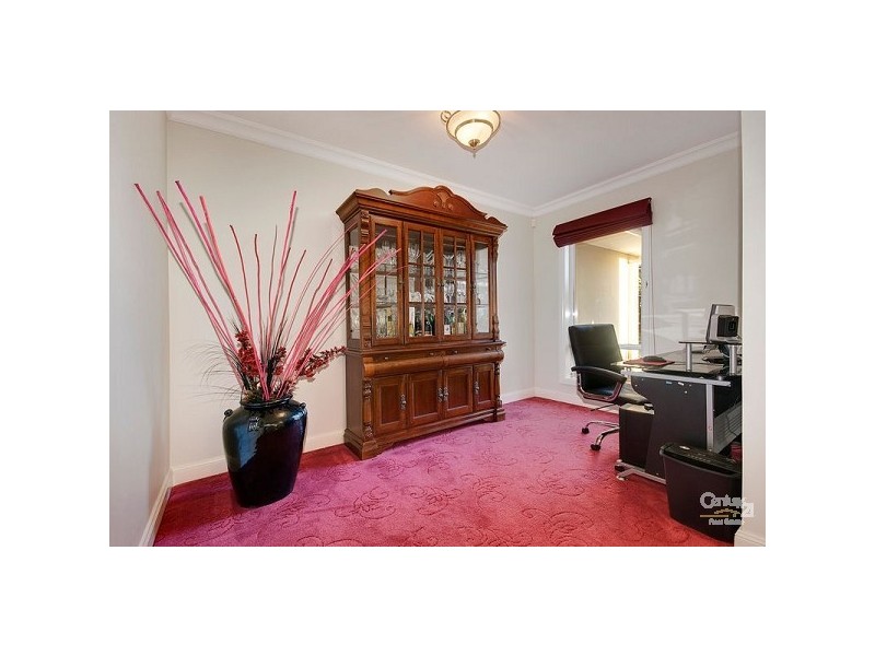 13 Commonwealth Tce, Sandhurst VIC 3977